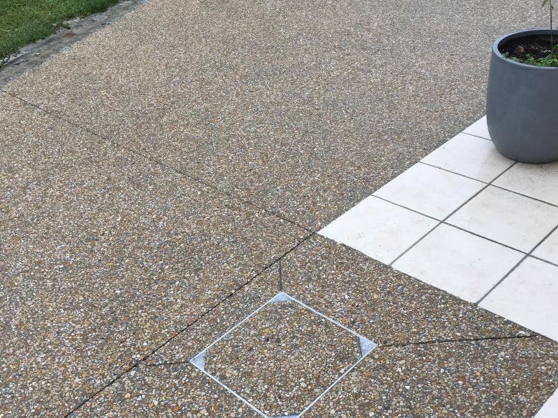 Pose d'un béton désactivé en Normandie par Reference sol