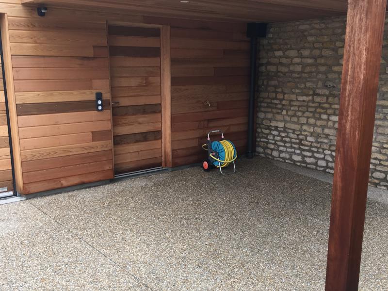 Pose d'un béton désactivé en Normandie par Reference sol