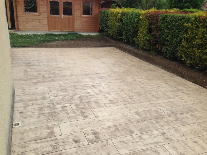 Image Création d'une terrasse en béton imprimé par Référence Sol en Normandie