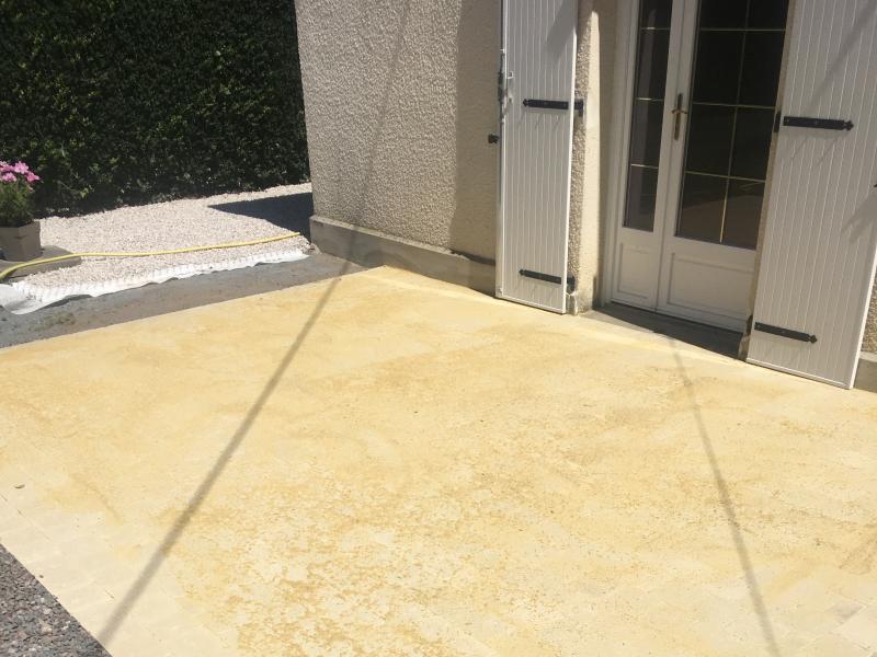 Image Réalisation d'un pavage en béton pour une terrasse dans le Calvados