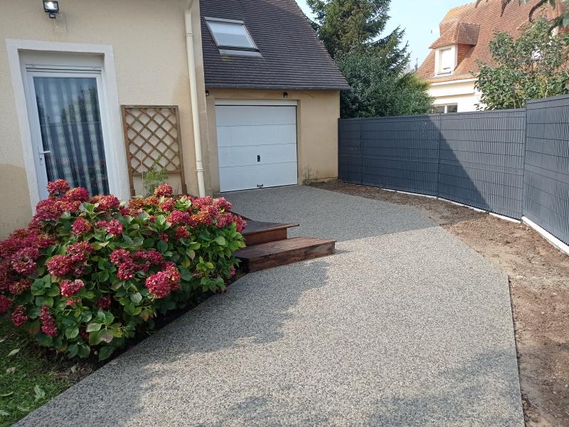 Image Remplacement de cheminement en bois par du béton désactivé en Normandie