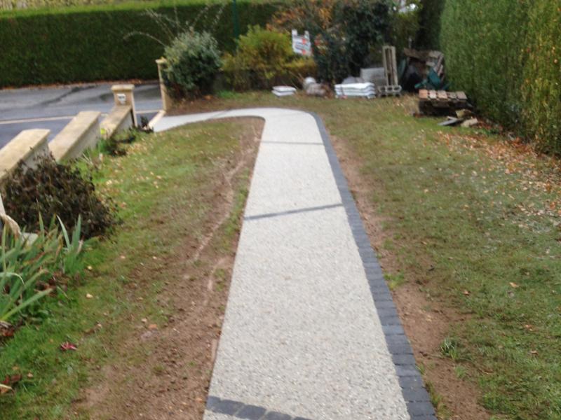 Pose d'un béton désactivé en Normandie par Reference sol