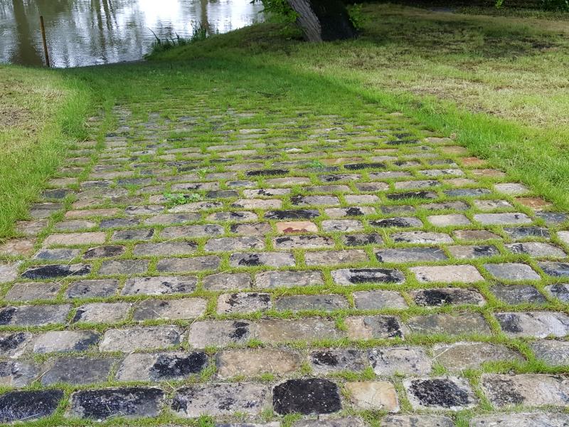 Image Réalisation d'un pavage pour une cale de mise à l'eau dans le Calvados